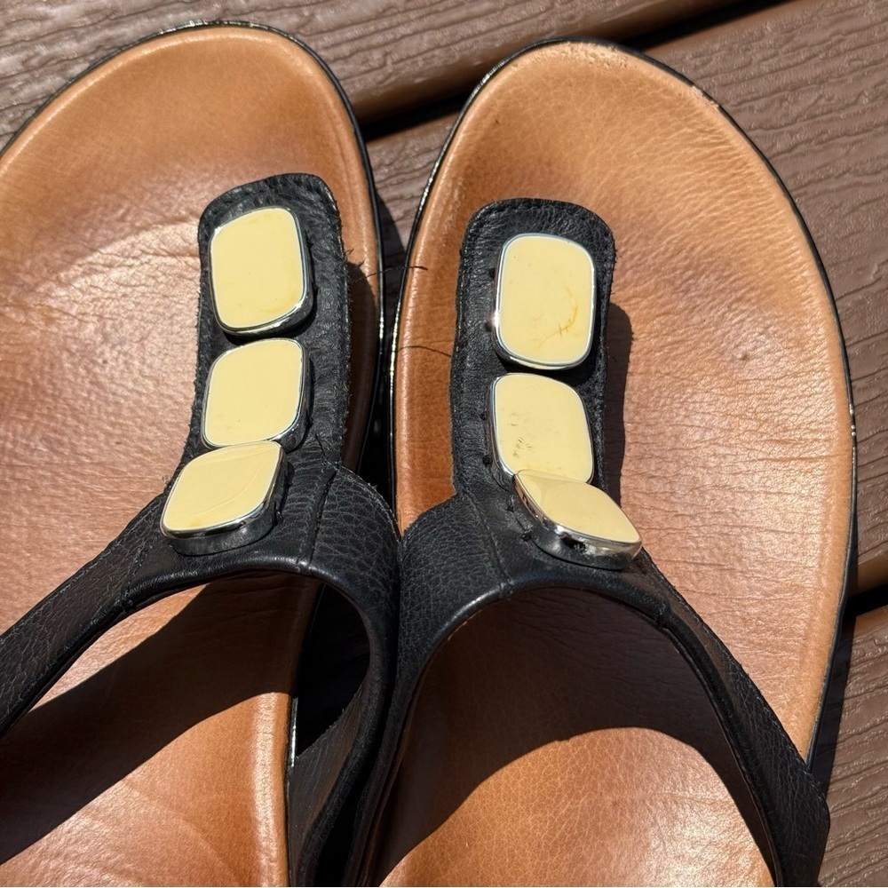 Fitflop Black Sandal with Cream Accents - Picture 5 of 8